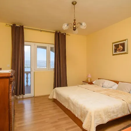 Apartment Karmen 2 *